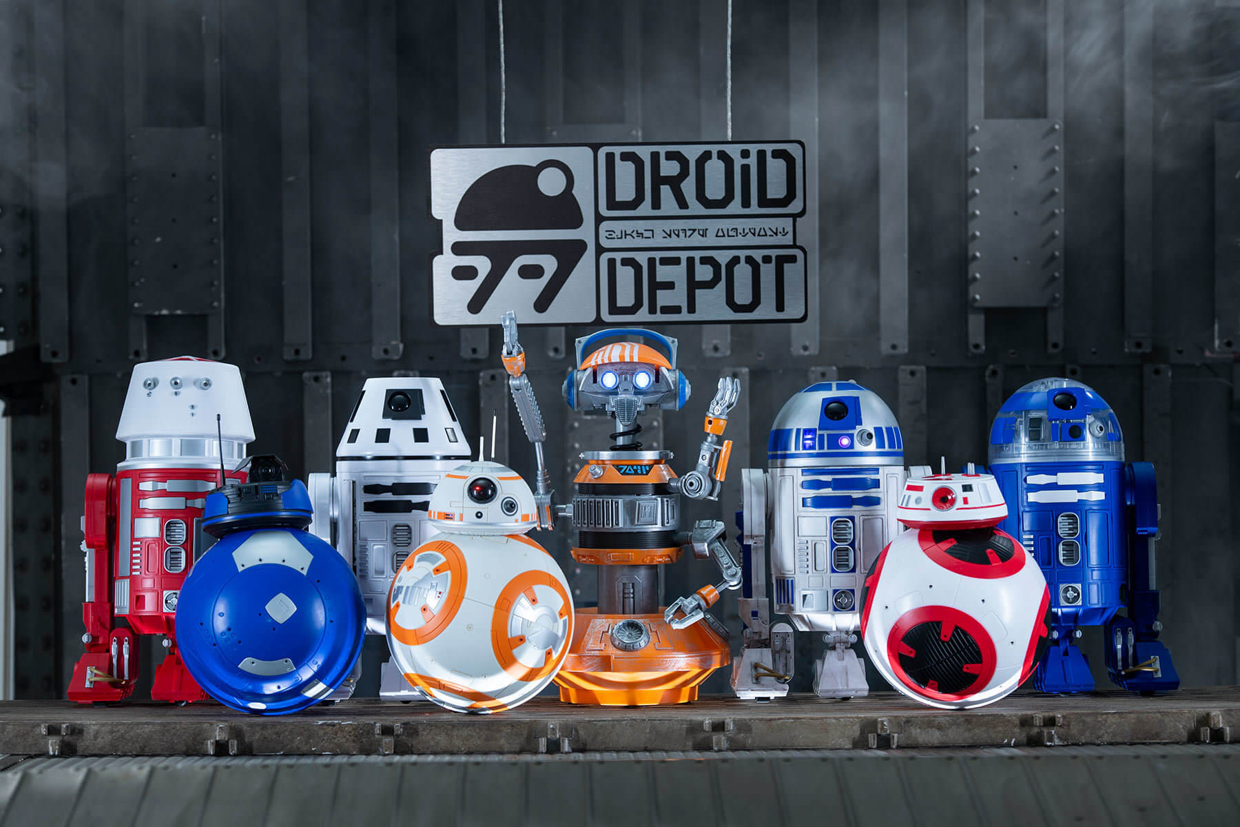 Droids from Mubo's Droid Depot in Star Wars Galaxys Edge