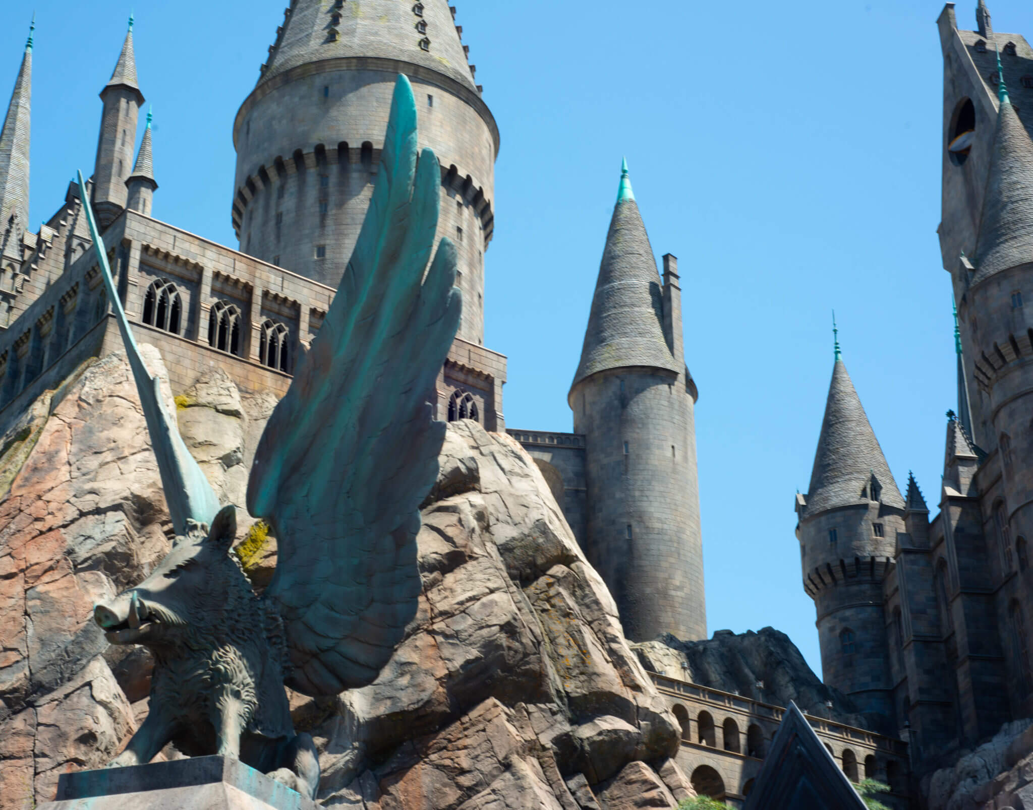 Hog with with wings statue in front of Hogwarts Castle at Universal Studios Hollywood